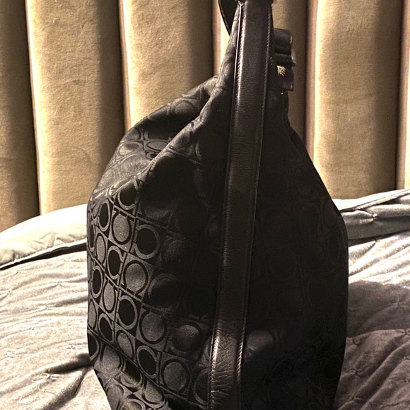 Salvatore Ferragamo Large Hobo Bag - Picture 3 of 6